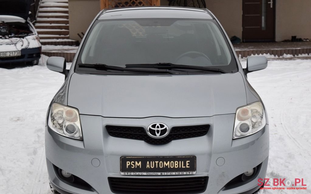 2008' Toyota Auris photo #3