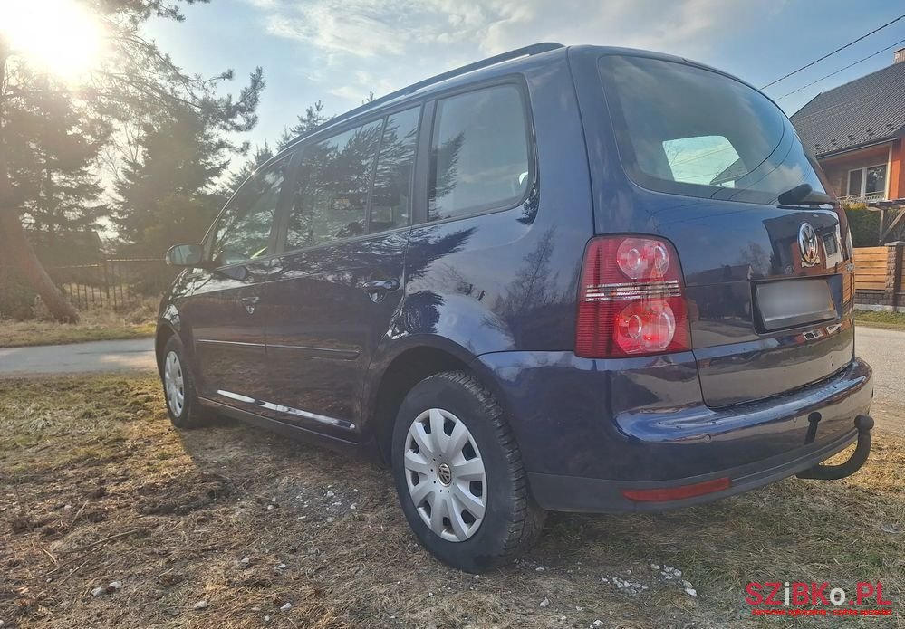 2007' Volkswagen Touran photo #6