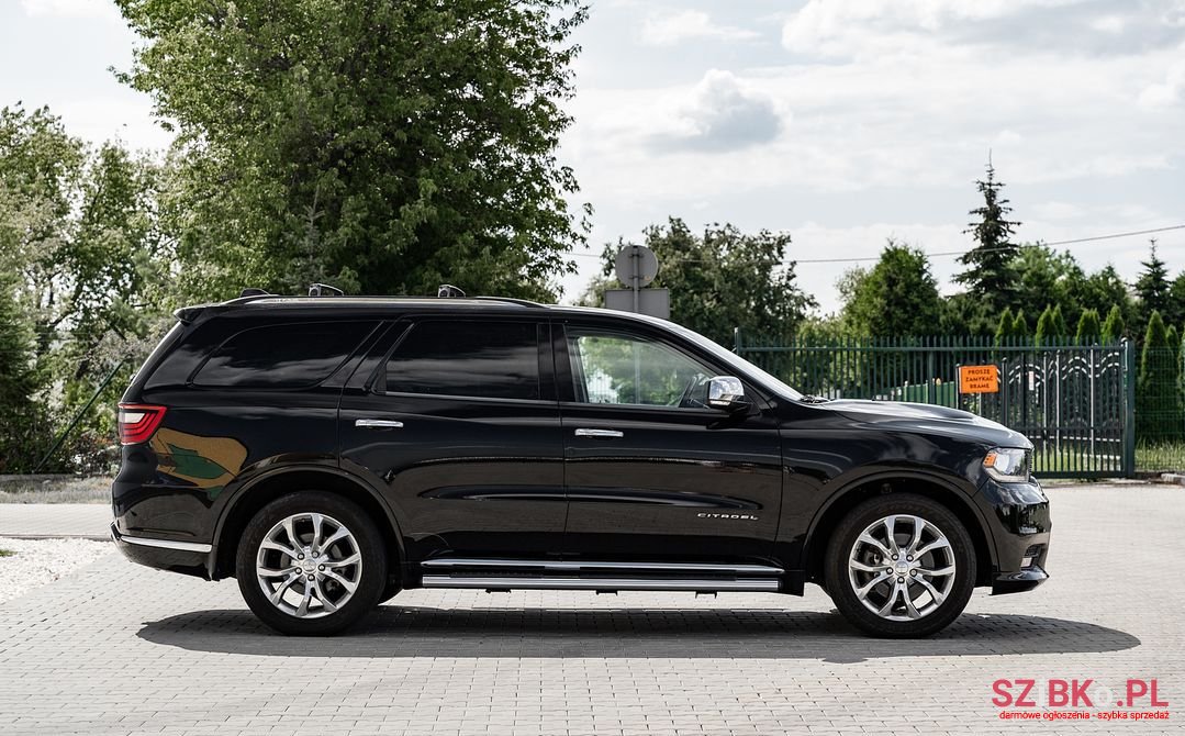 2017' Dodge Durango photo #2