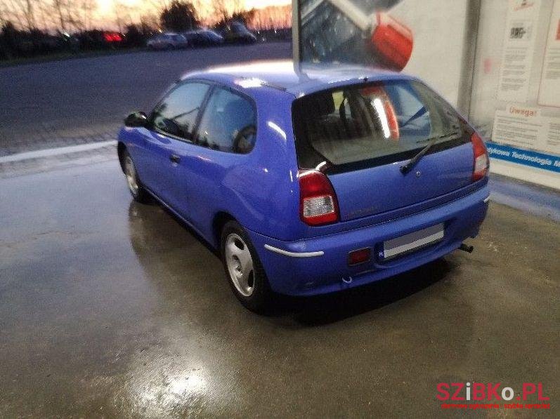 1999' Mitsubishi Colt photo #2