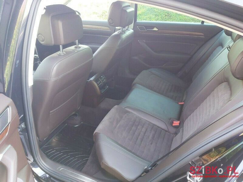 2015' Volkswagen Passat photo #1