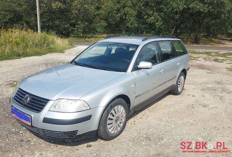 2004' Volkswagen Passat photo #1