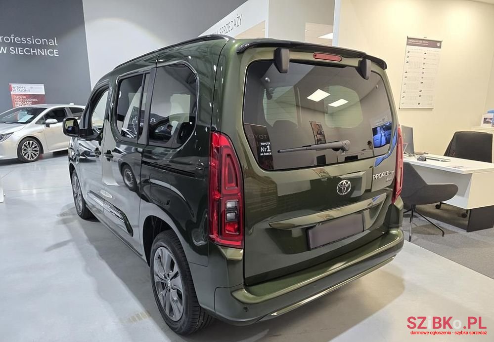 2024' Toyota ProAce City Verso photo #5