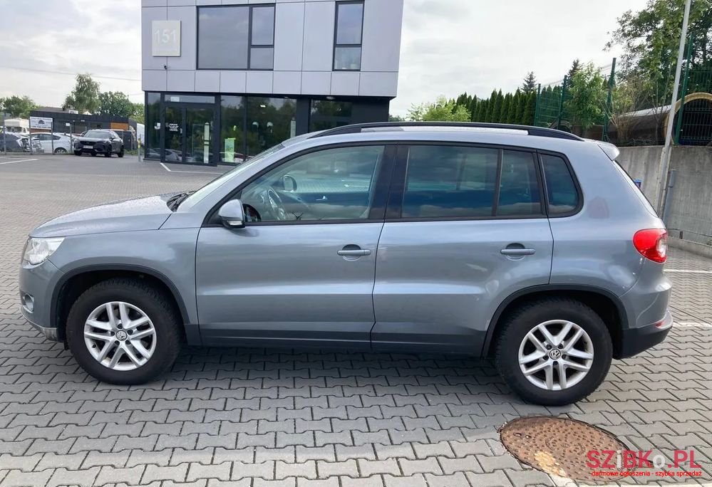 2010' Volkswagen Tiguan photo #6