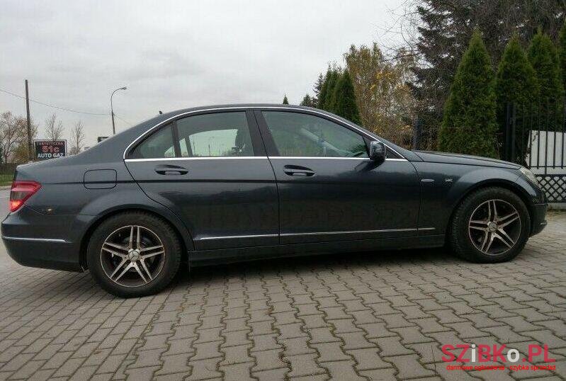 2010' Mercedes-Benz Klasa C photo #1