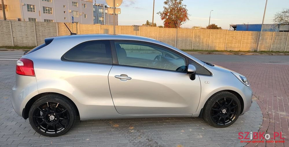 2014' Kia Rio photo #4
