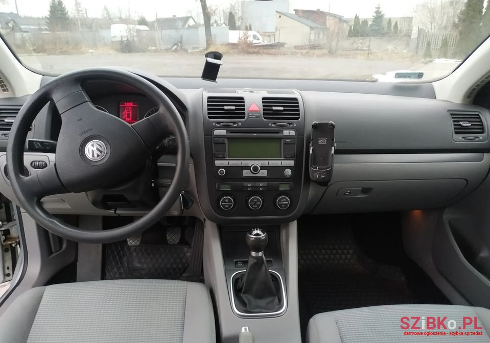 2007' Volkswagen Golf photo #6