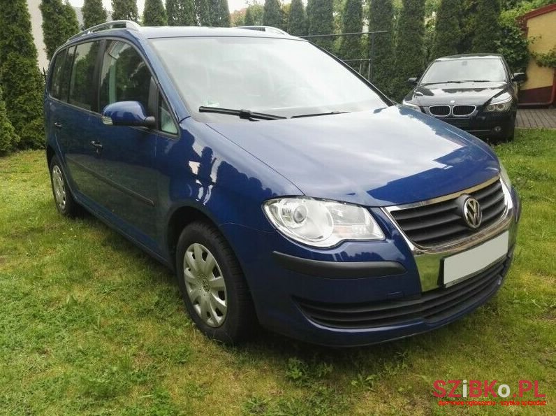 2007' Volkswagen Touran photo #1