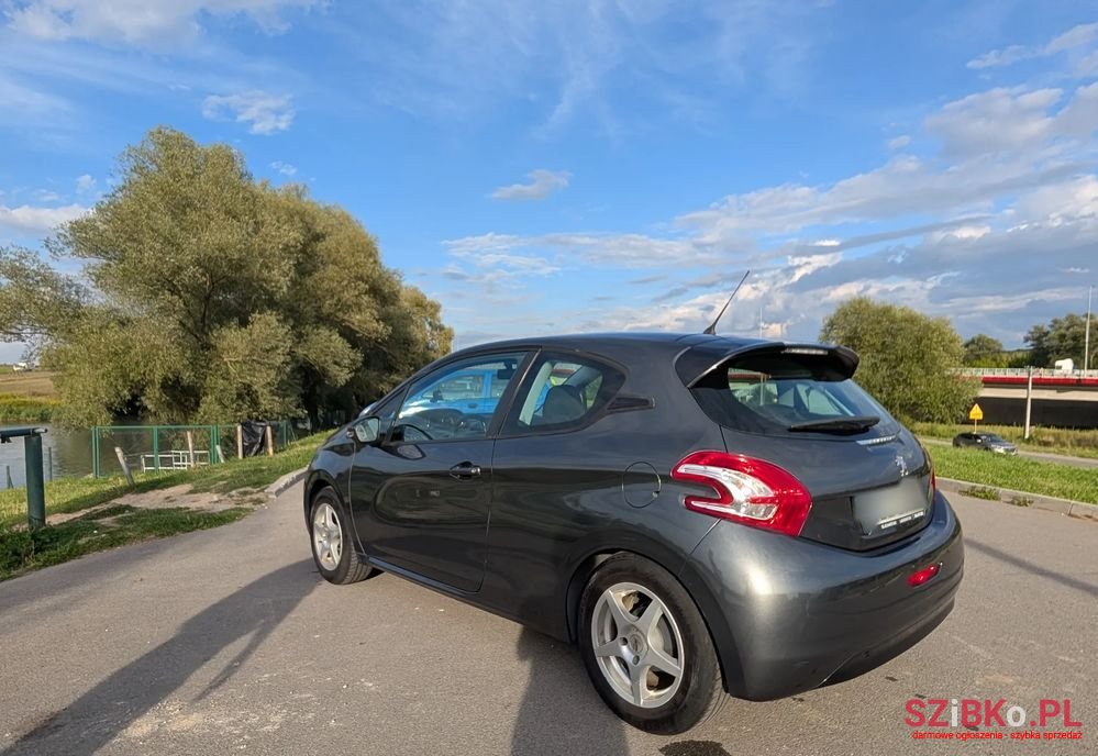 2012' Peugeot 208 photo #4