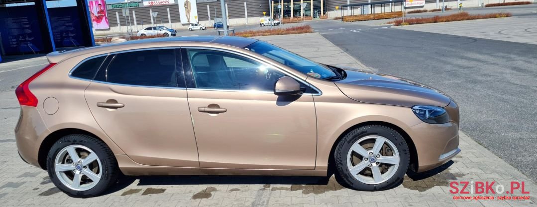 2014' Volvo V40 photo #6