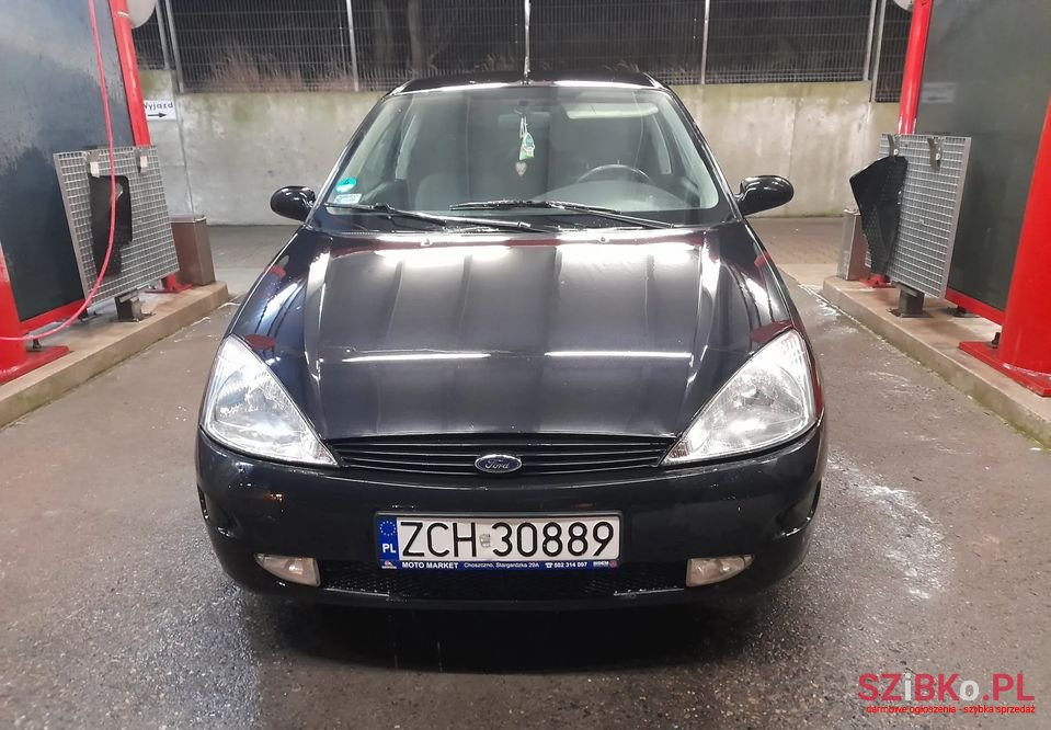 2001' Ford Focus photo #2
