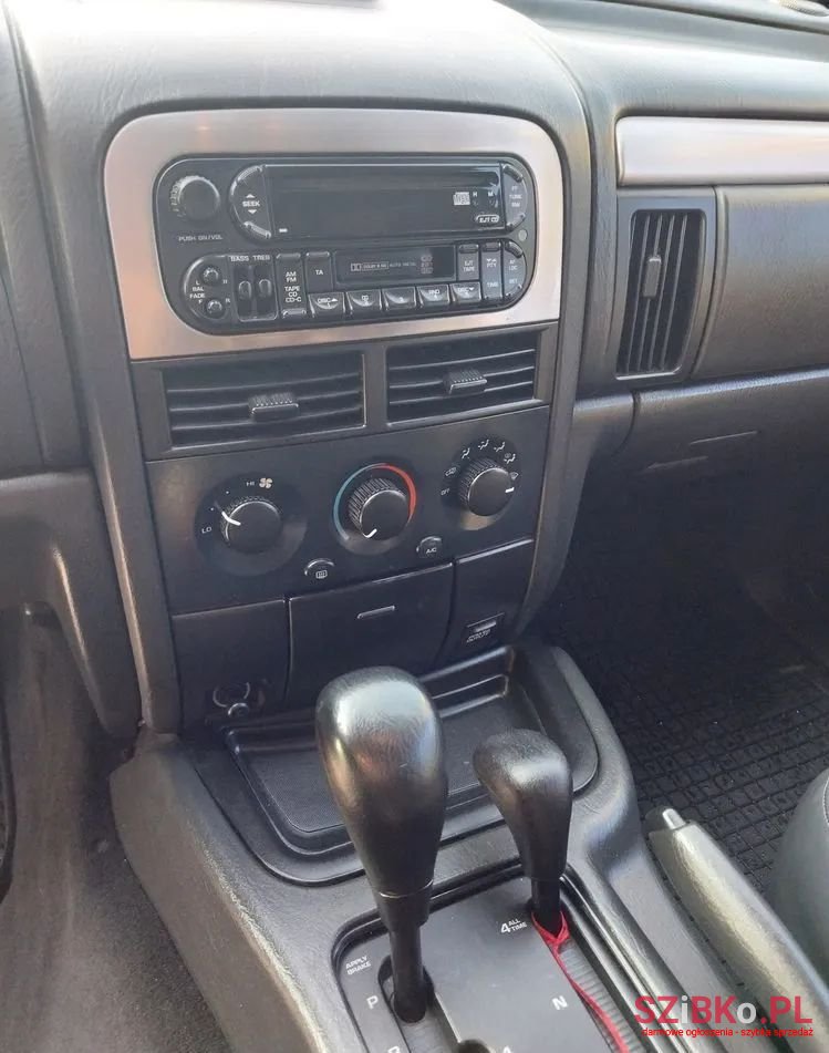 2004' Jeep Grand Cherokee photo #5