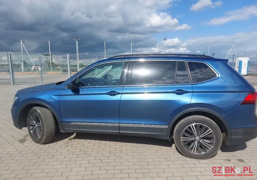 2018' Volkswagen Tiguan photo #3