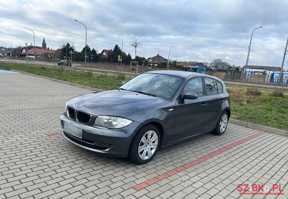 2008' BMW 1 Series 116I photo #1