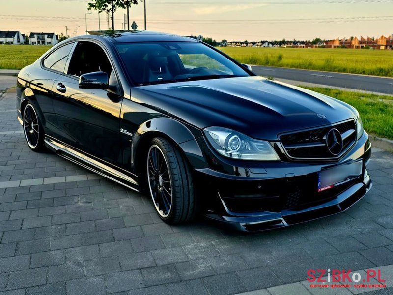 2012' Mercedes-Benz C-Class 63 Amg Coupe photo #2