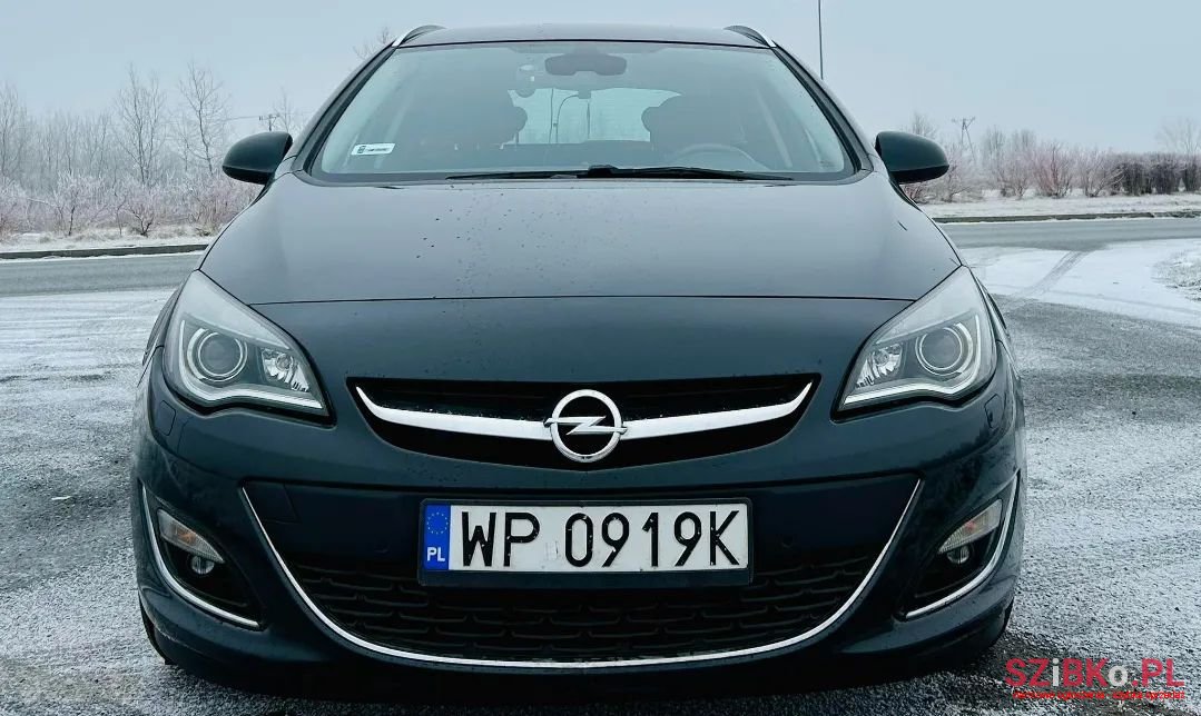 2014' Opel Astra photo #5