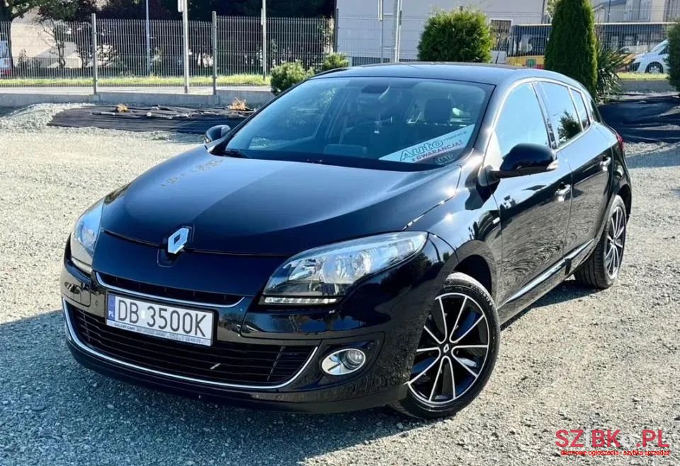 2012' Renault Megane photo #2