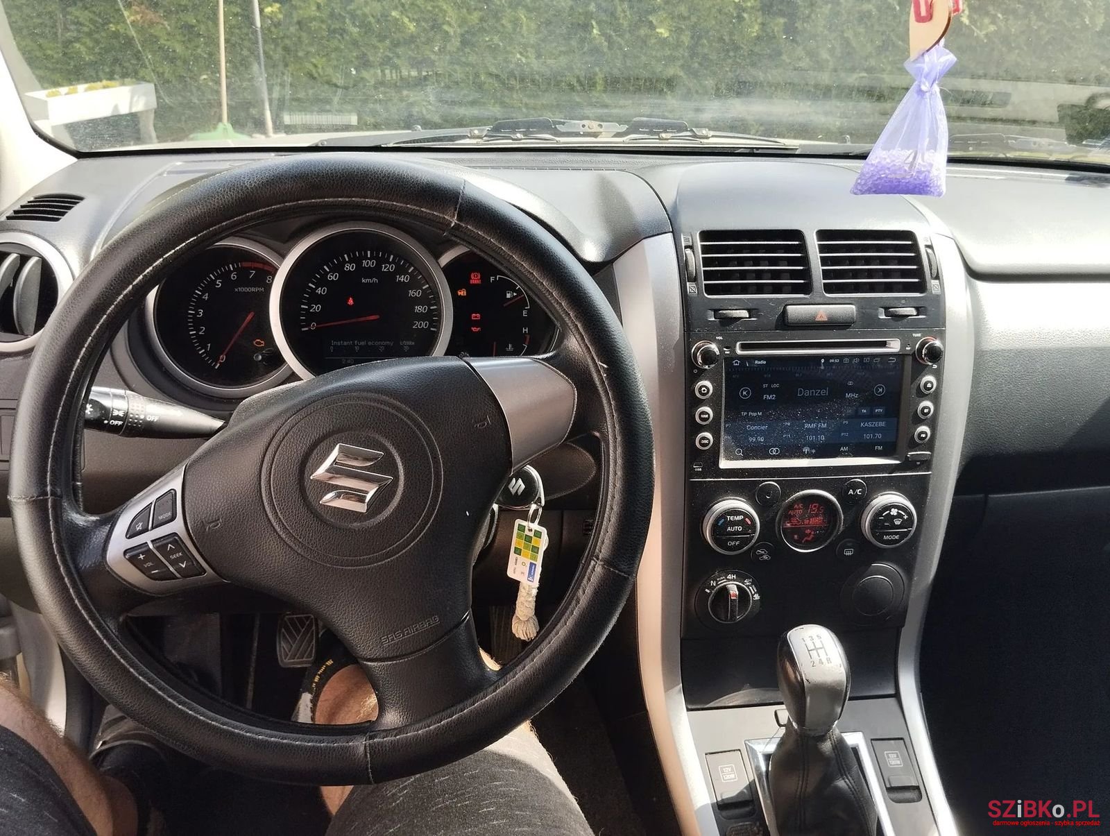 2009' Suzuki Grand Vitara photo #6