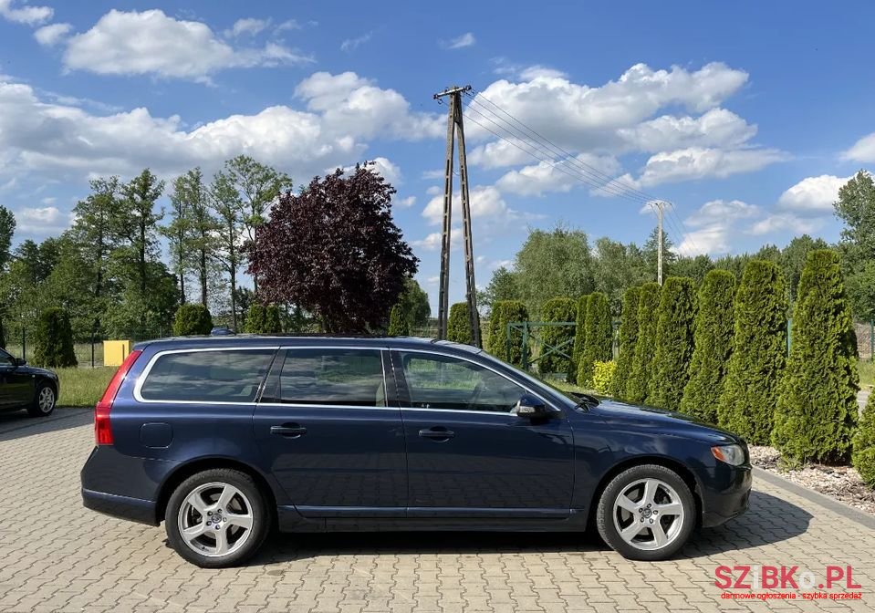 2010' Volvo V70 photo #4