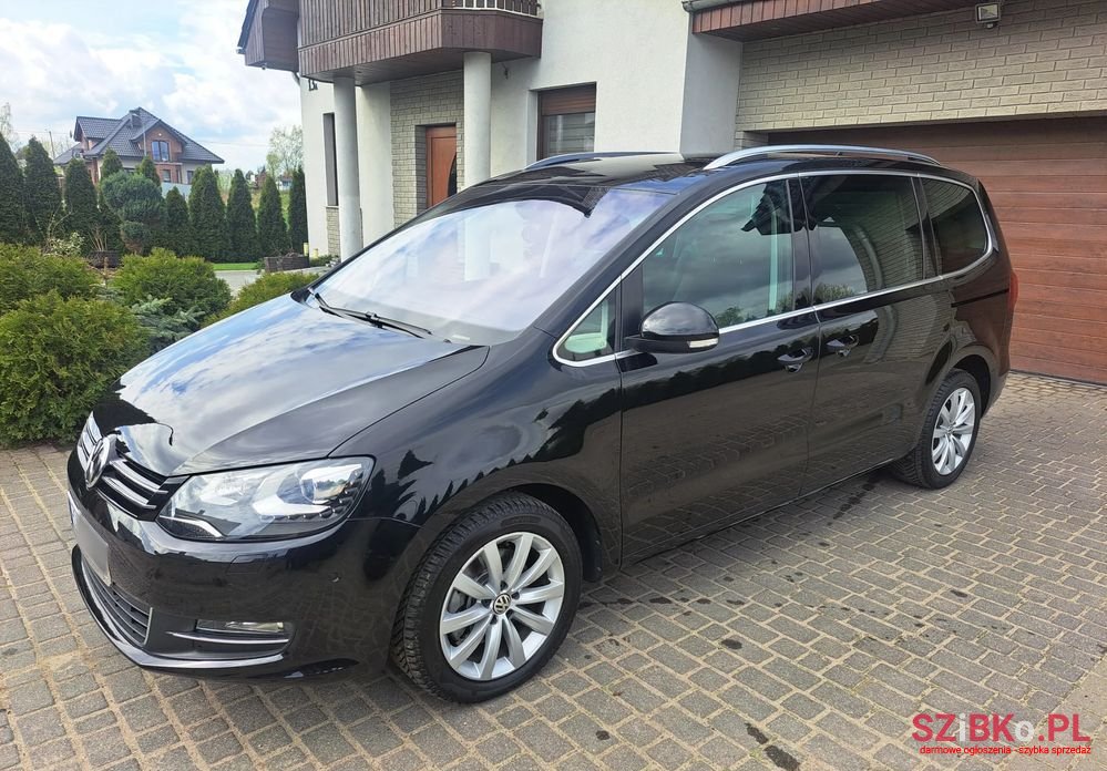 2015' Volkswagen Sharan photo #2