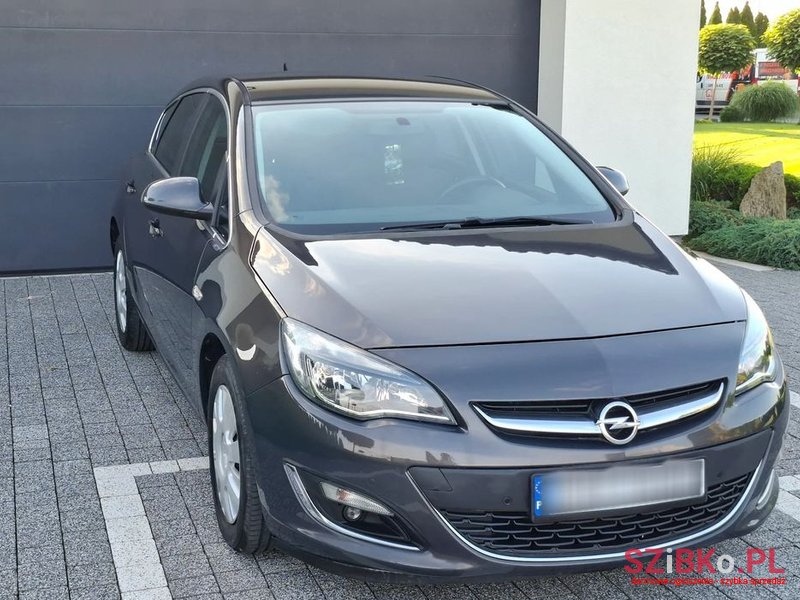 2013' Opel Astra Iv 1.4 T Cosmo photo #4