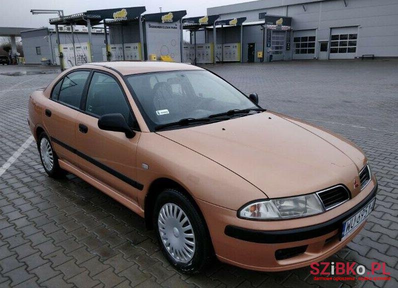 2000' Mitsubishi Carisma photo #1