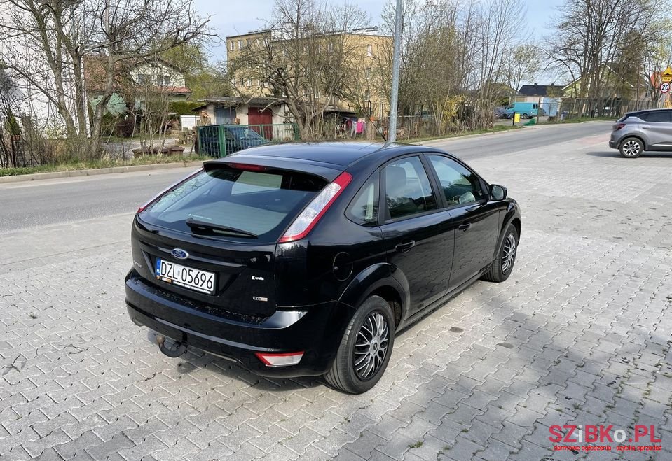 2010' Ford Focus photo #5