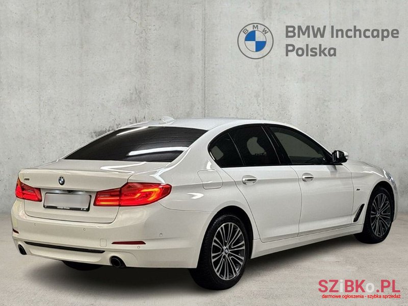2017' BMW 5 Series photo #5