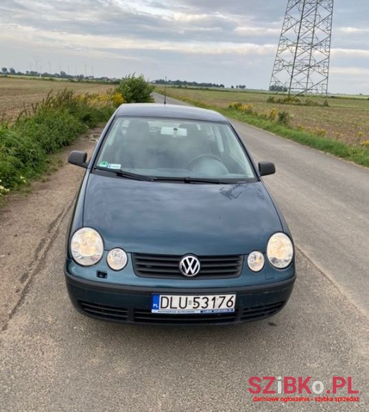 2004' Volkswagen Polo photo #4