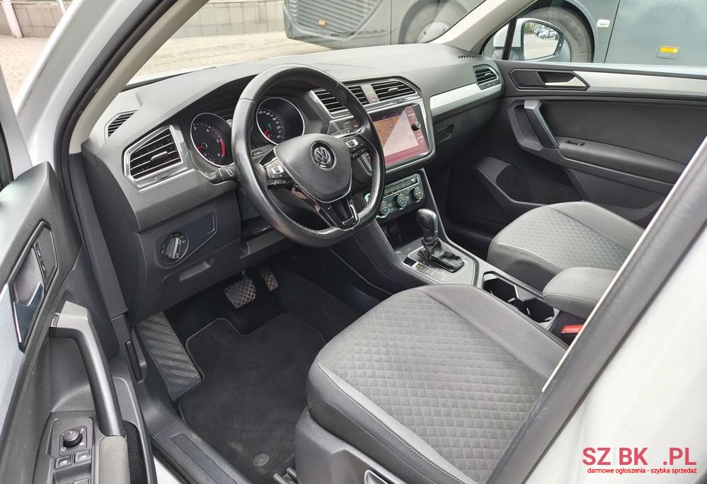 2018' Volkswagen Tiguan photo #4