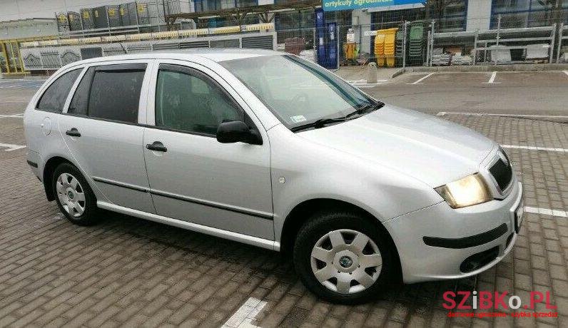 2007' Skoda Fabia photo #3