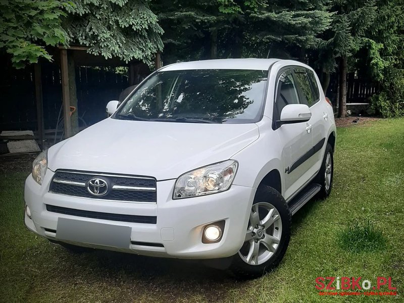 2010' Toyota RAV4 2.2 D-4D 4X4 photo #1