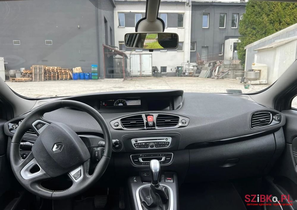 2011' Renault Scenic 1.5 Dci Intens Edc photo #4