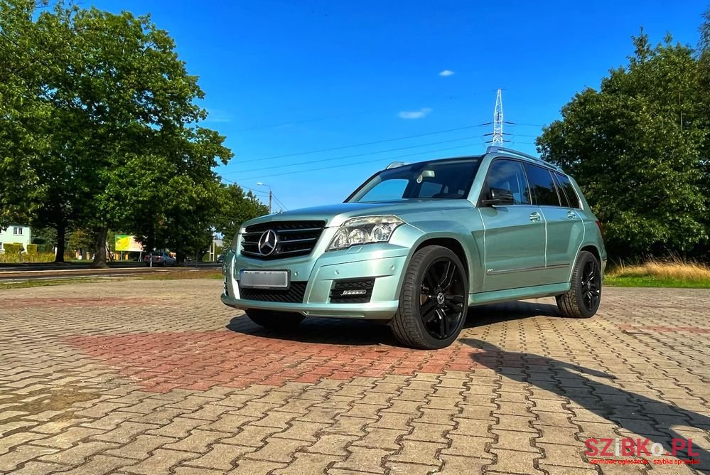 2009' Mercedes-Benz GLK 320 Cdi 4-Matic photo #1