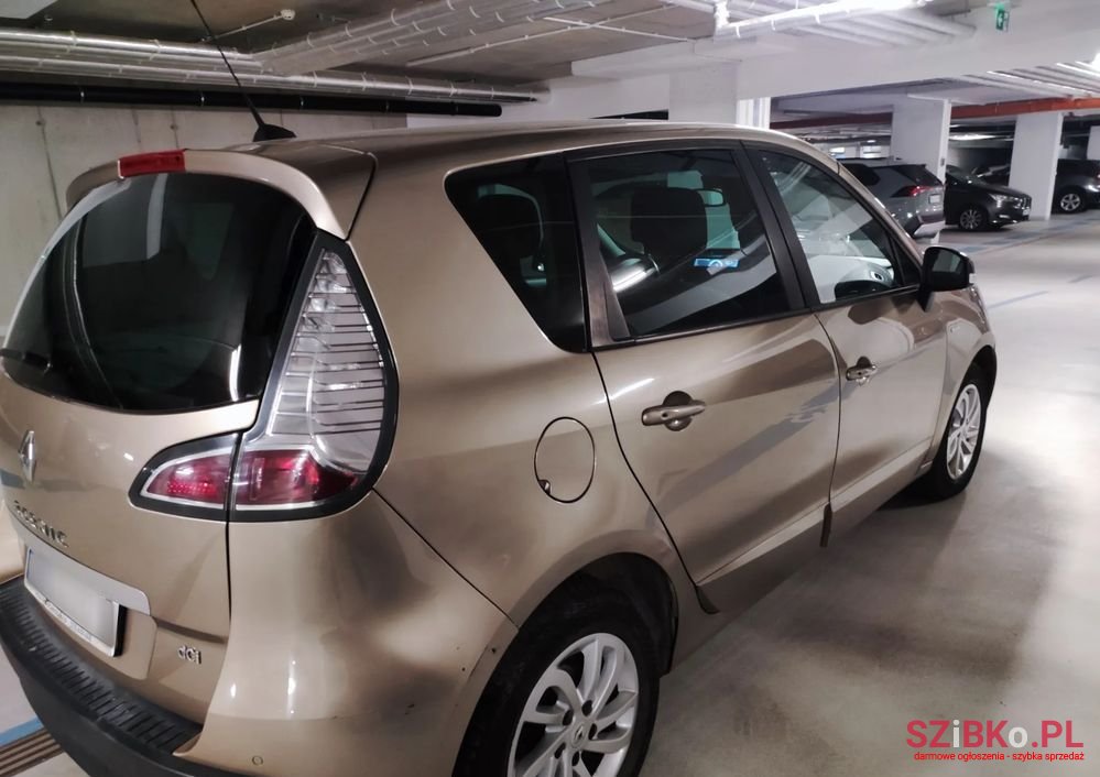 2015' Renault Scenic photo #2