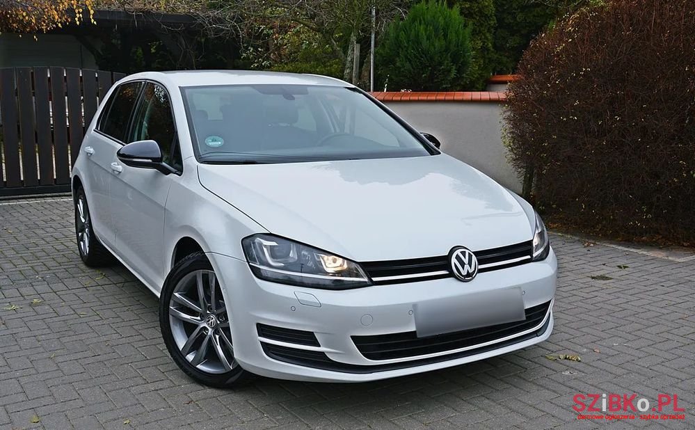 2016' Volkswagen Golf photo #5