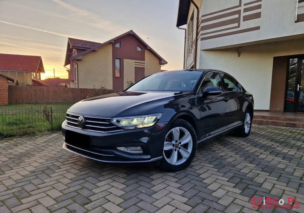 2021' Volkswagen Passat photo #2