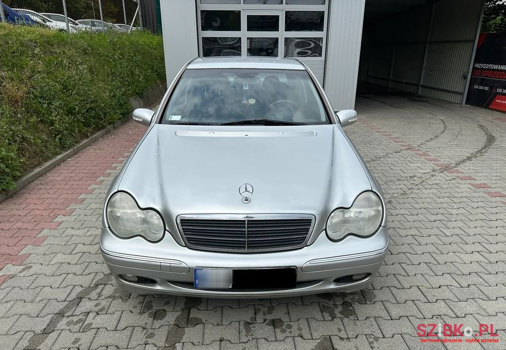 2002' Mercedes-Benz C-Class photo #6
