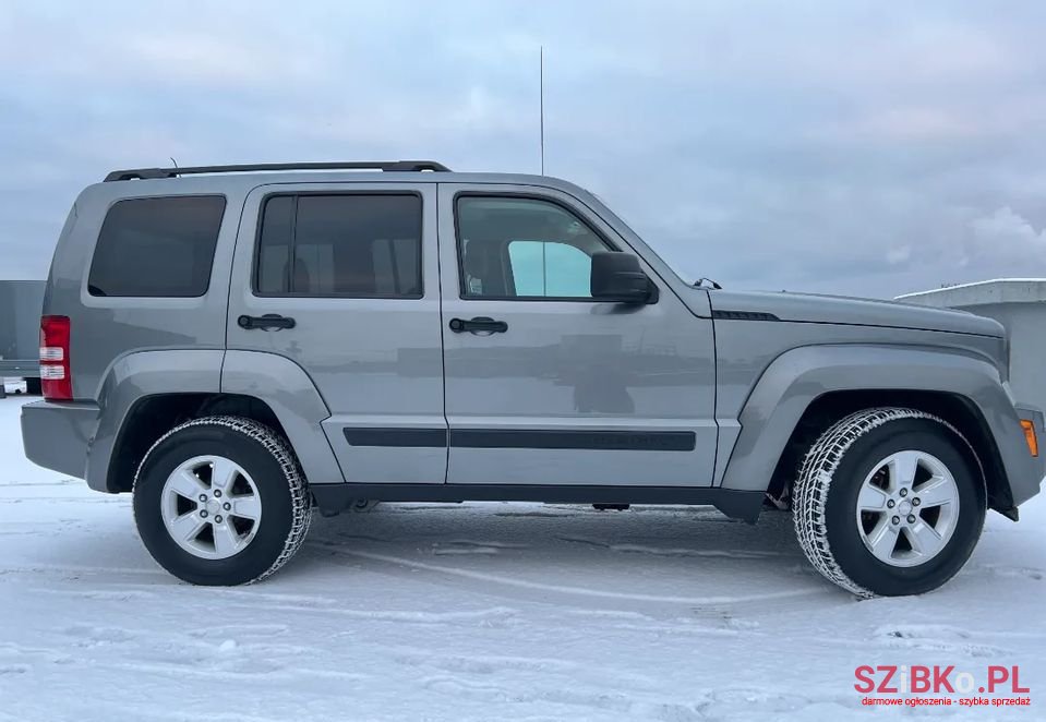 2012' Jeep Liberty photo #4