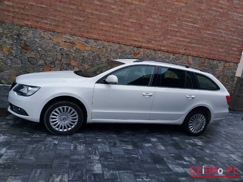 2015' Skoda Superb photo #2