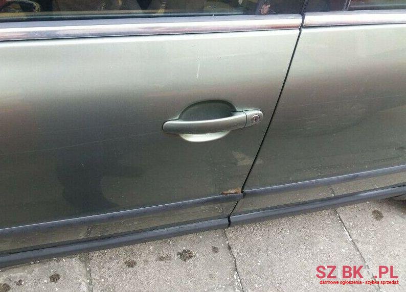 2001' Volkswagen Passat photo #2