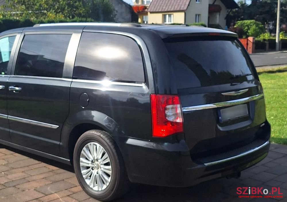 2014' Chrysler Town & Country 3.6 Limited photo #4