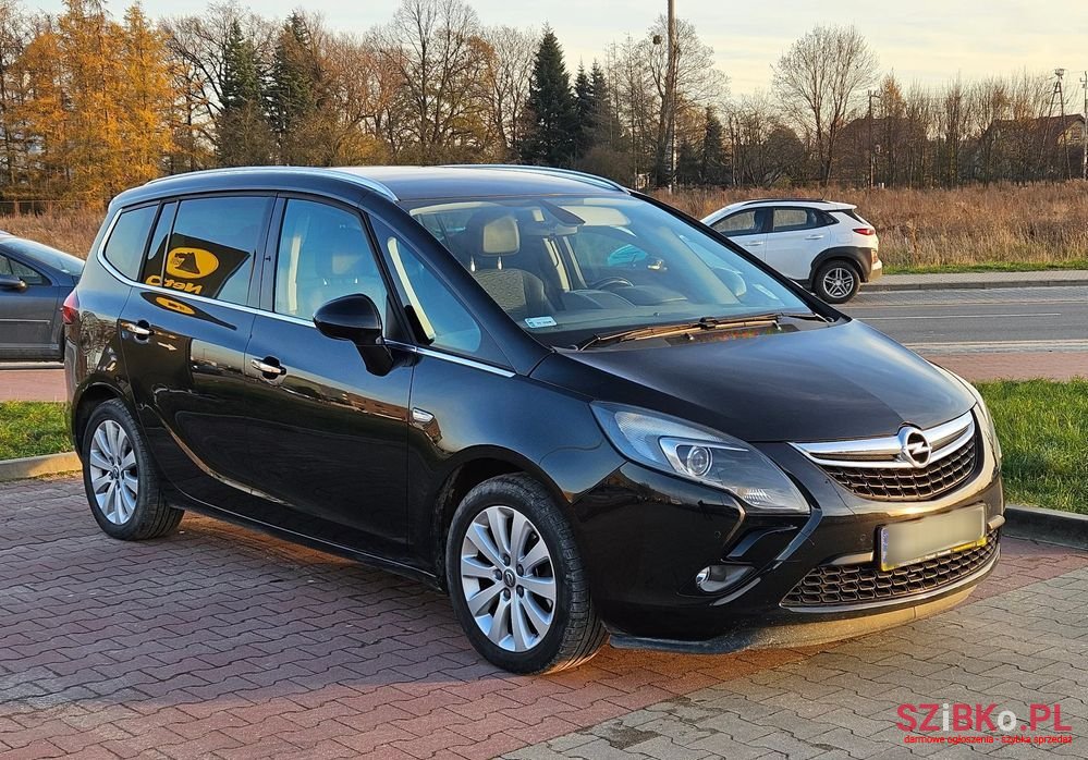 2012' Opel Zafira photo #4