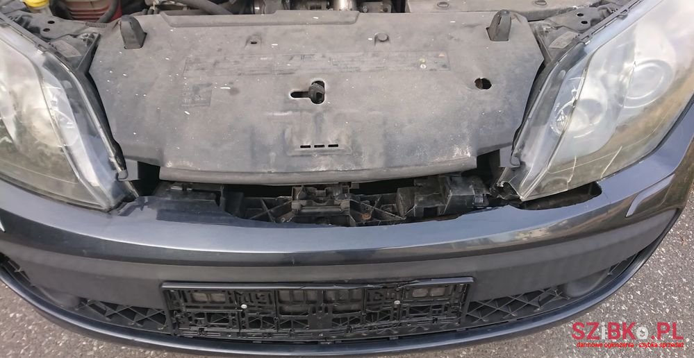 2010' Renault Laguna 2.0 Dci Dynamique photo #6