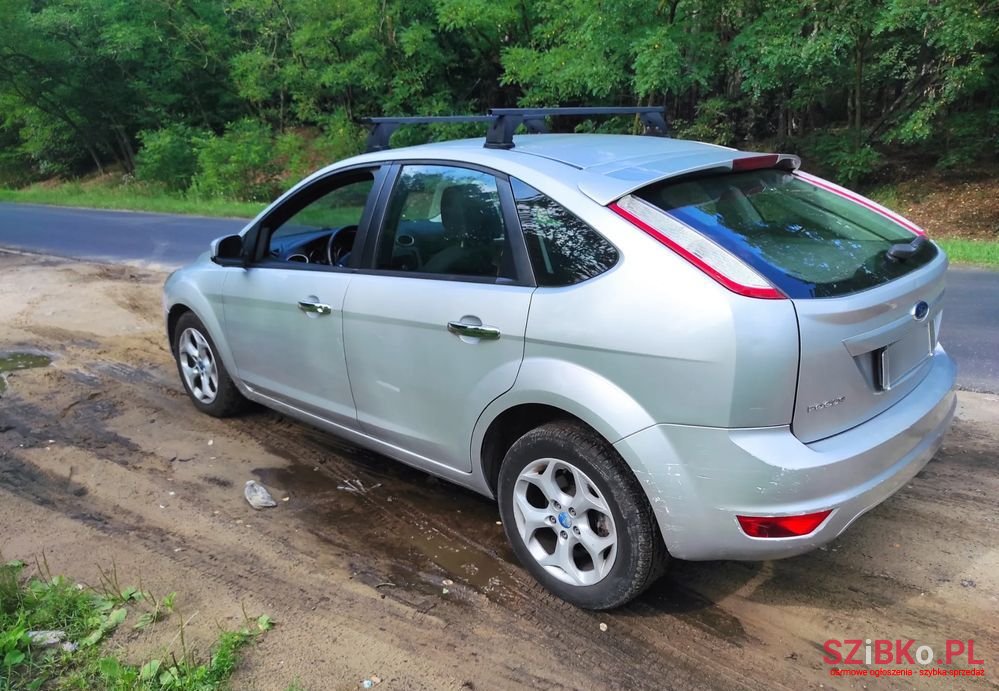 2010' Ford Focus 2.0 Trend photo #4