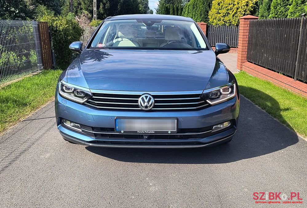 2016' Volkswagen Passat photo #6