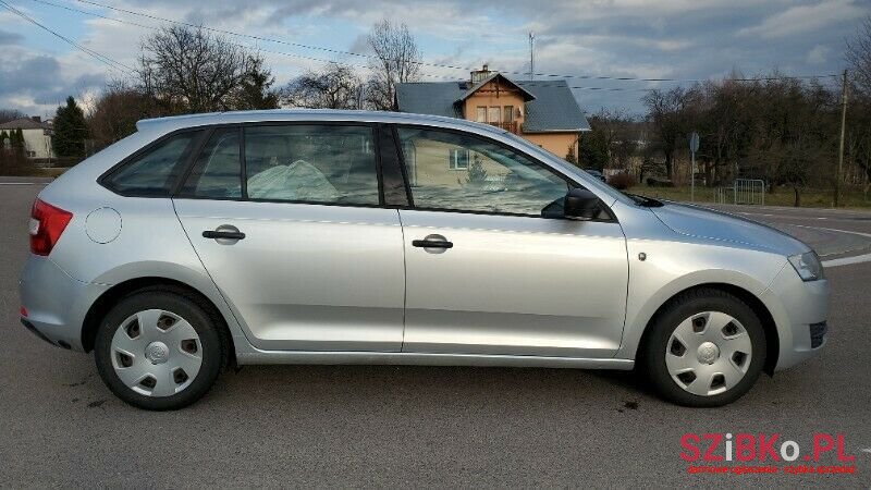 2015' Skoda Rapid photo #4