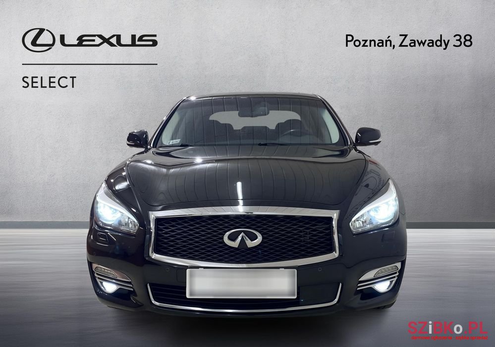 2015' Infiniti Q70 photo #6