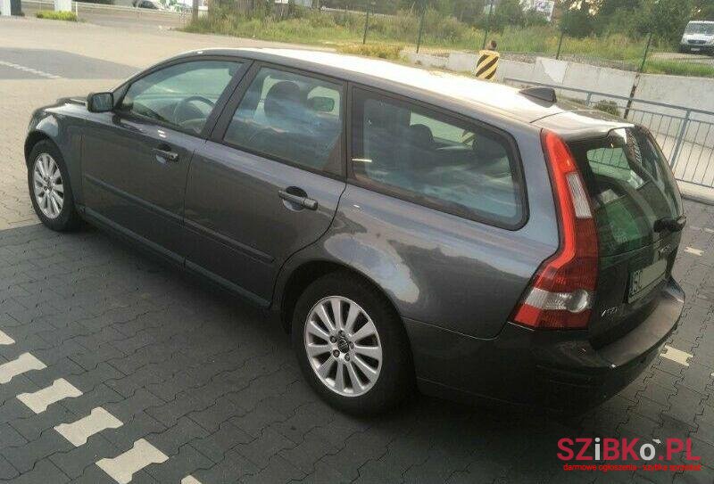 2004' Volvo V50 photo #1