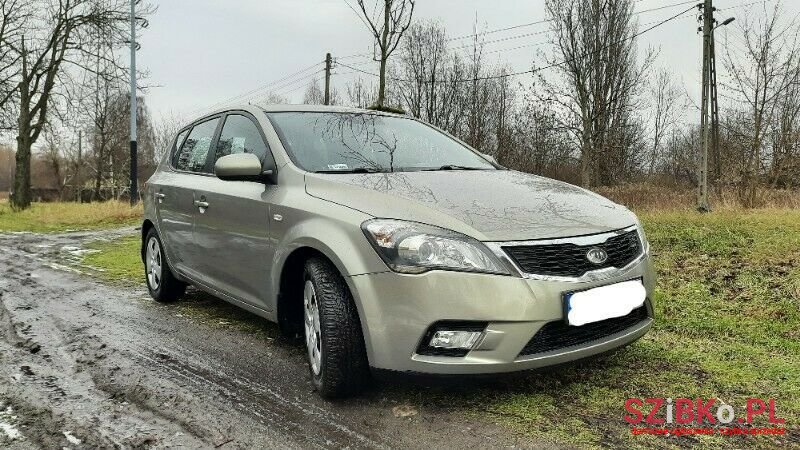 2010' Kia Ceed photo #2